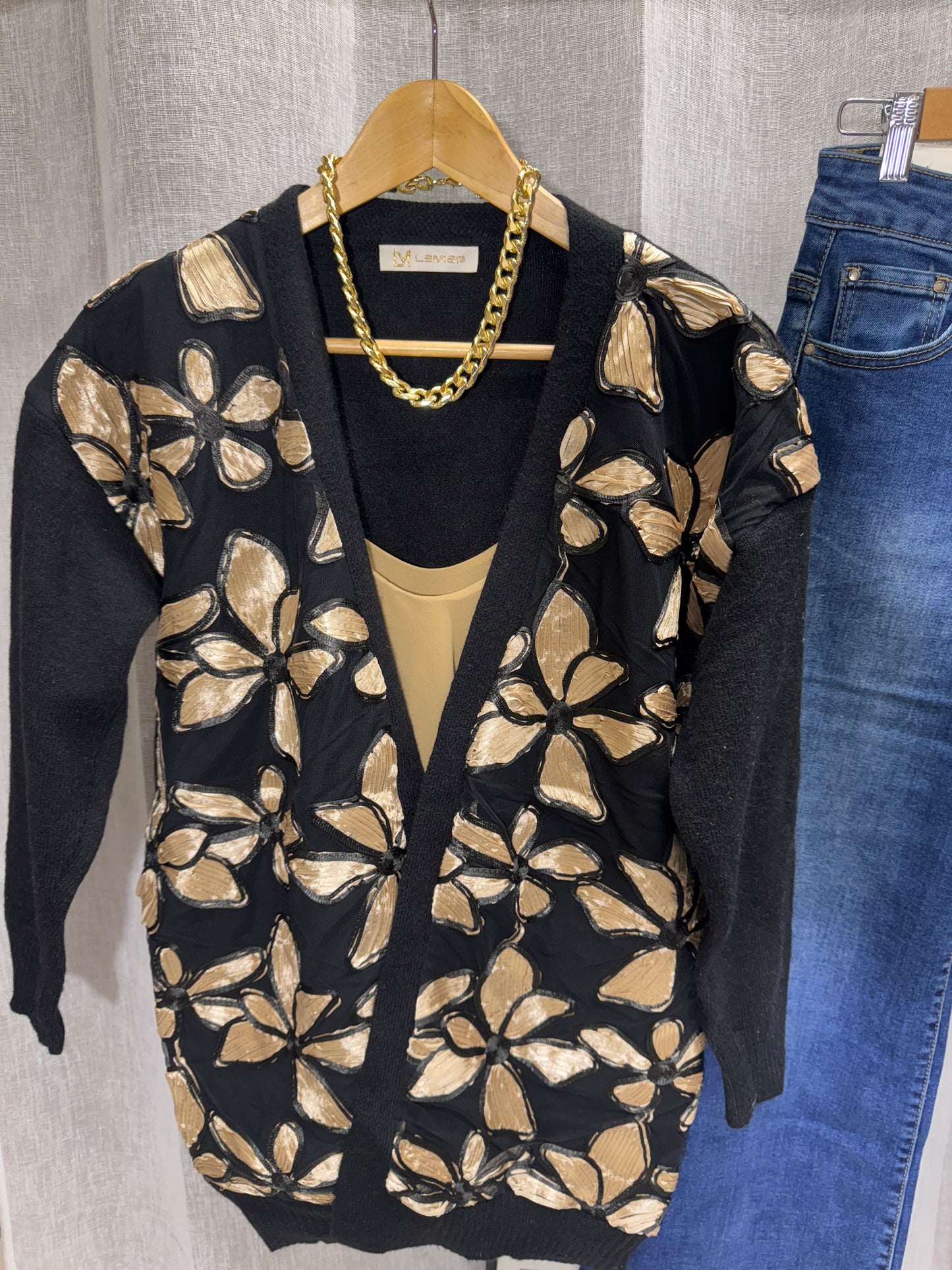 Cardigan Flower