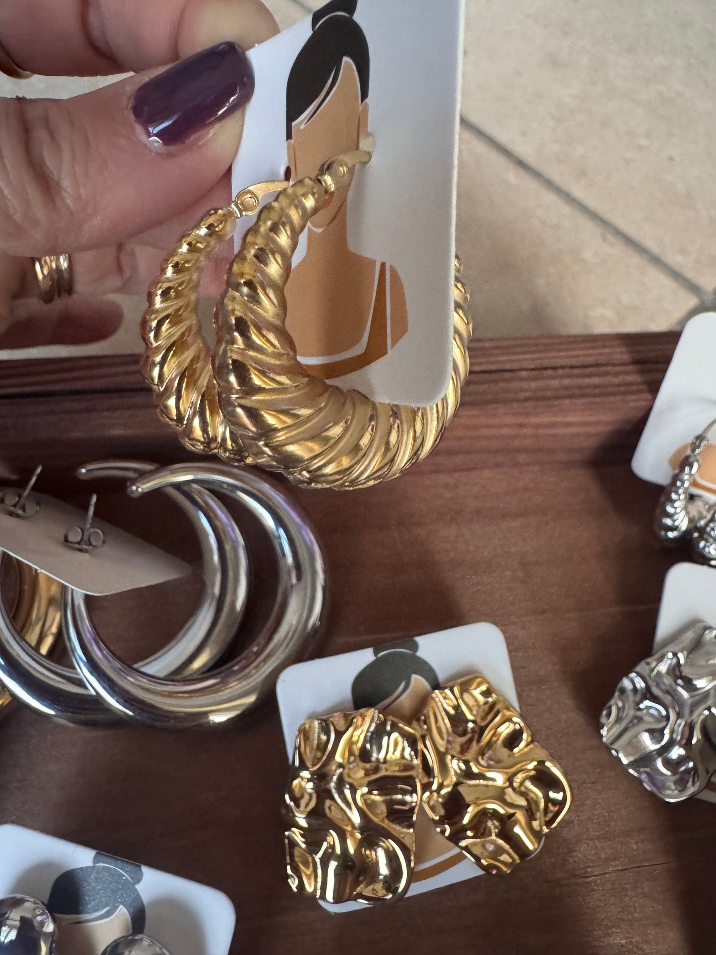 Orecchini rotondi lavorati