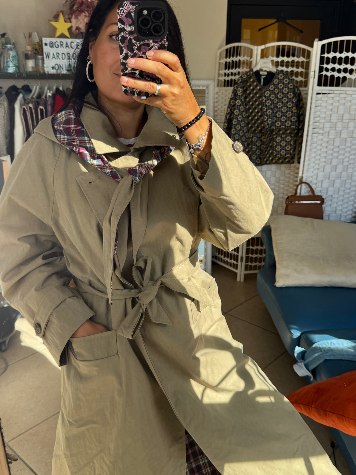 Trench con cappuccio