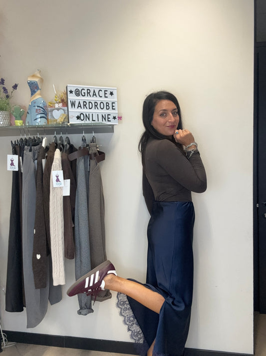 Gonna raso e pizzo blu