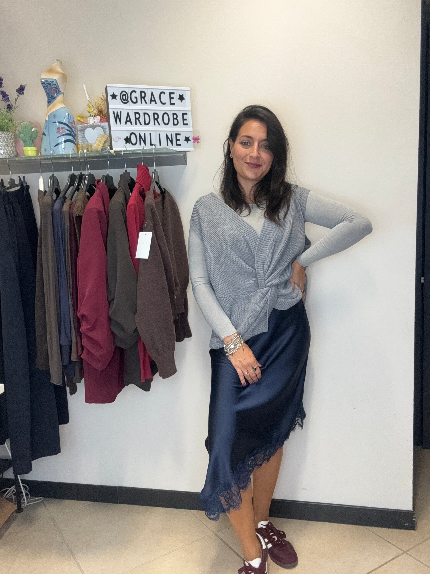 Gonna in pizzo asimmetrica