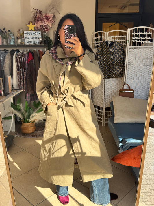 Trench con cappuccio